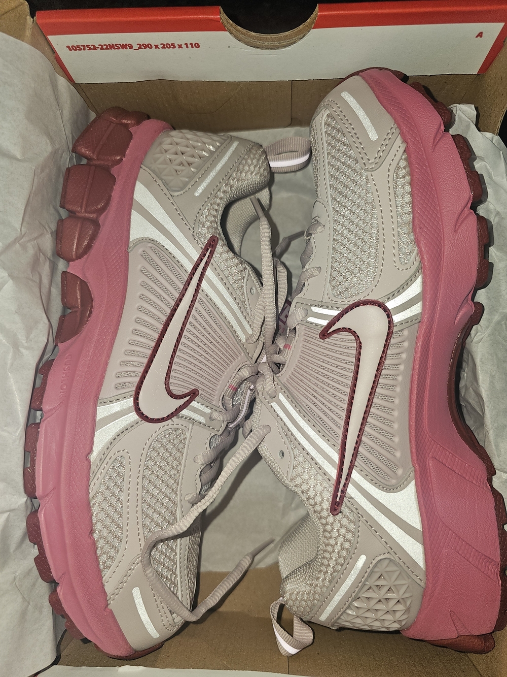 Nike Vomero 5(GS) 7Y